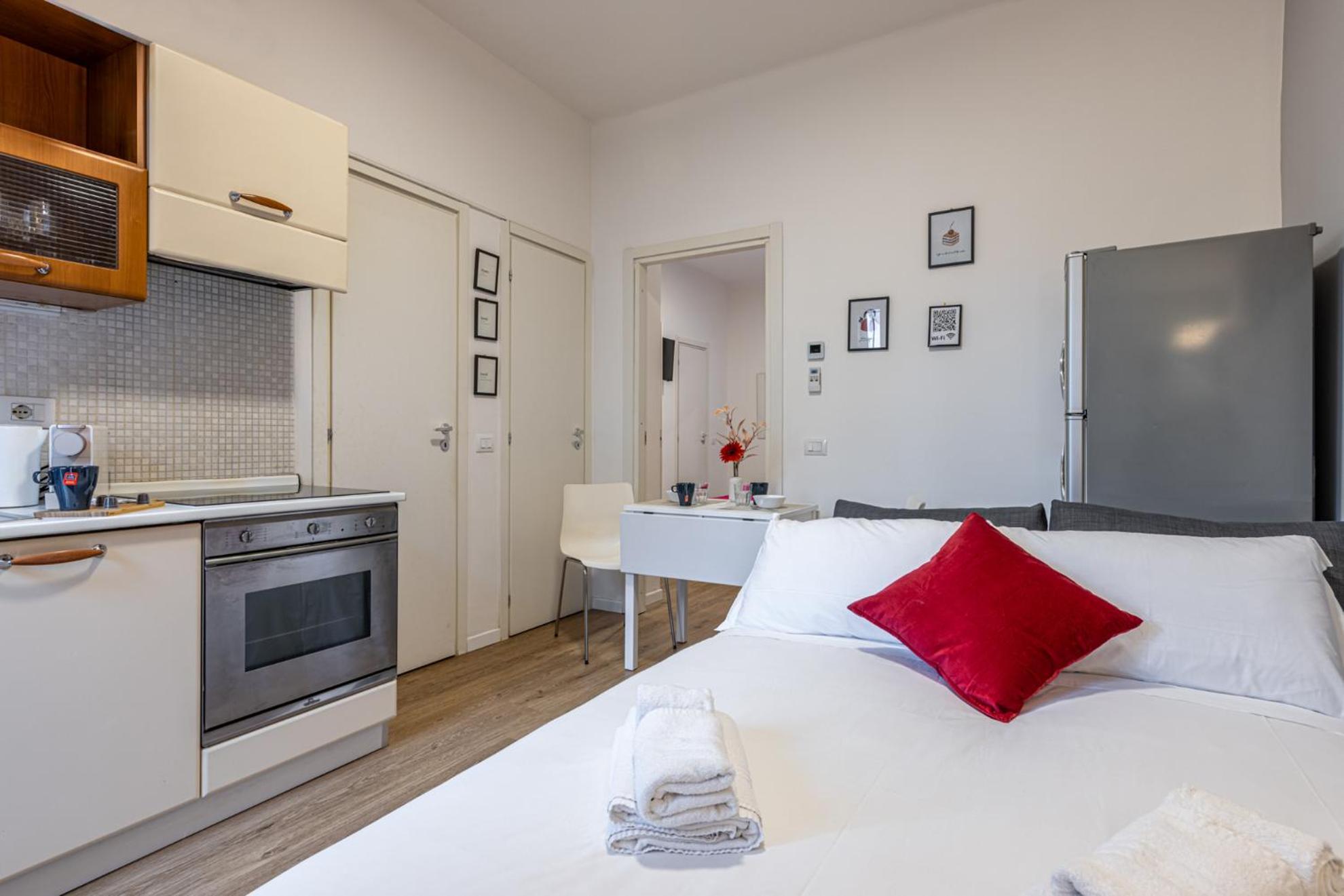 Modern New House - Duomo In 10 Min - Netflix & Wi-fi Apartment